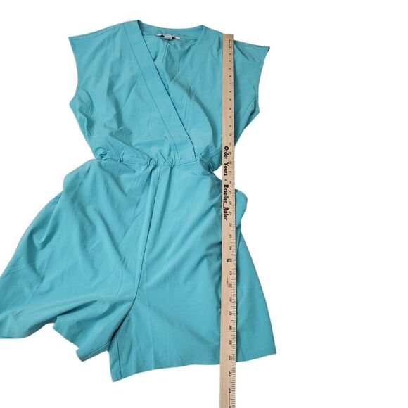 Athleta Marlow Romper Medium Gulf Blue Green Stretch Outdoor Pockets V-Neck Tie - Picture 10 of 11